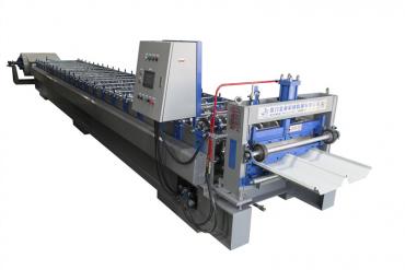 Machine de formage de rouleaux de tuiles